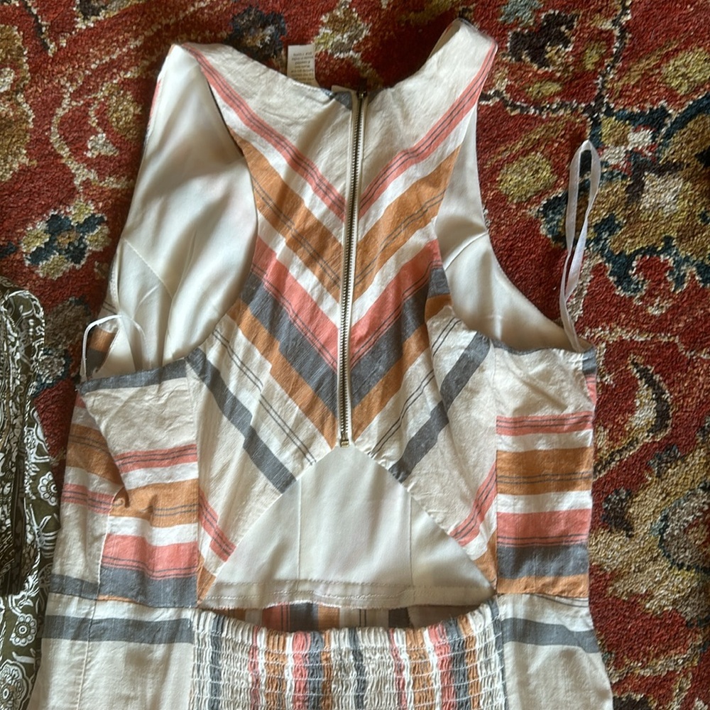 Three summer dresses. Size medium. White dress is Gap. - Picture 2 of 4